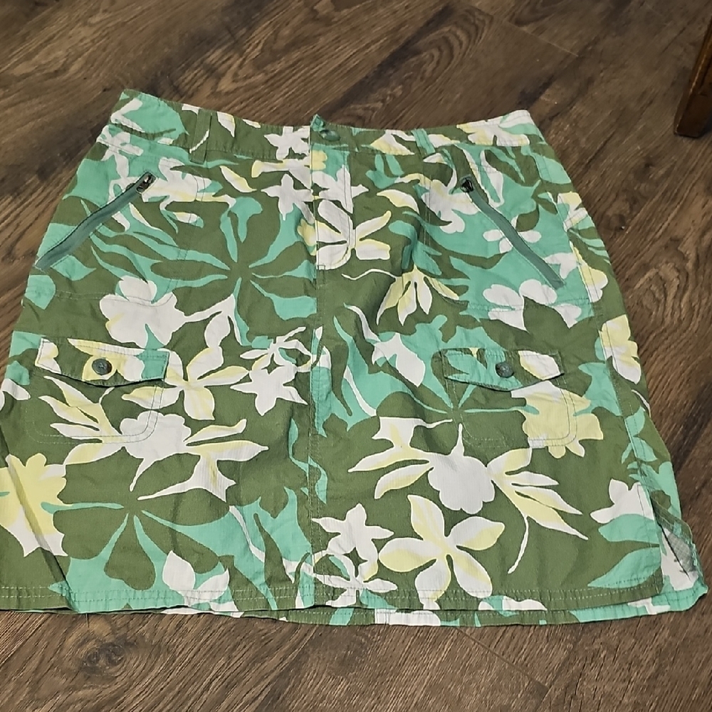 Columbia Athletic Green White Tropical Floral Pattern Skirt Activewear Size 12